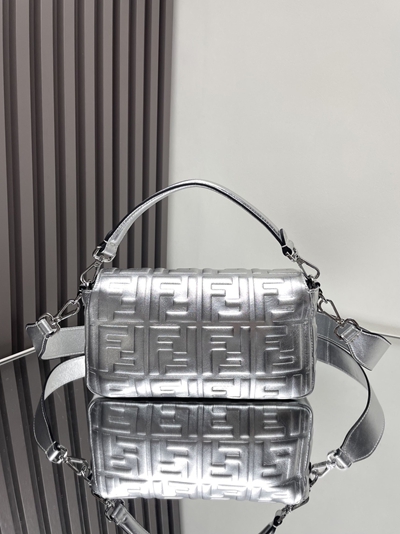 フェンディバッグ細部ディテール